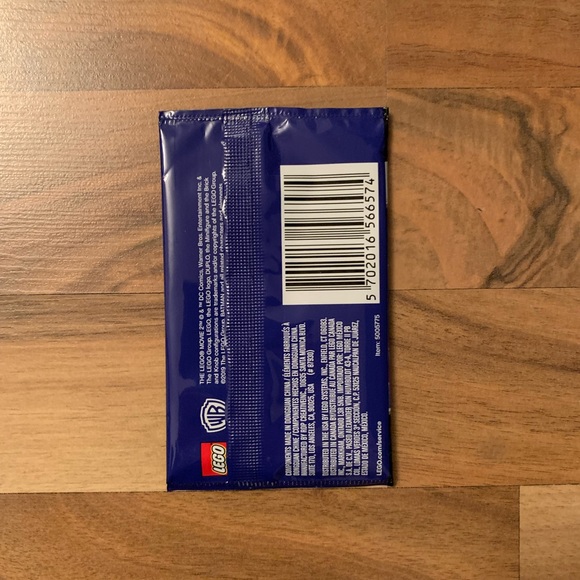 New 3 Pack THE LEGO® MOVIE 2™ Trading Card Packs! - Picture 7 of 7